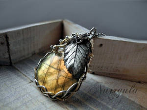 Golden forest eye - Labradorite, Silver and Gold