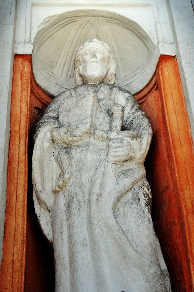 rebulto ng isang santo... by rae3146 on DeviantArt