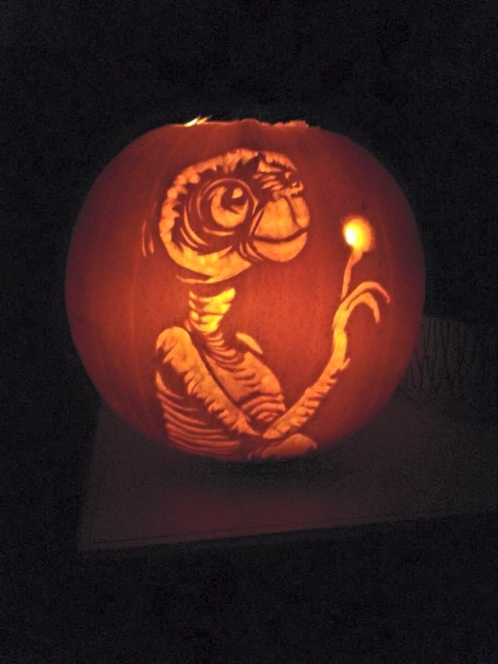 E.T pumpkin carving by sirjackdcave on DeviantArt 41-pumpkin-stencil-and-design-ideas