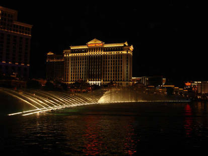 Night Waterfountain show