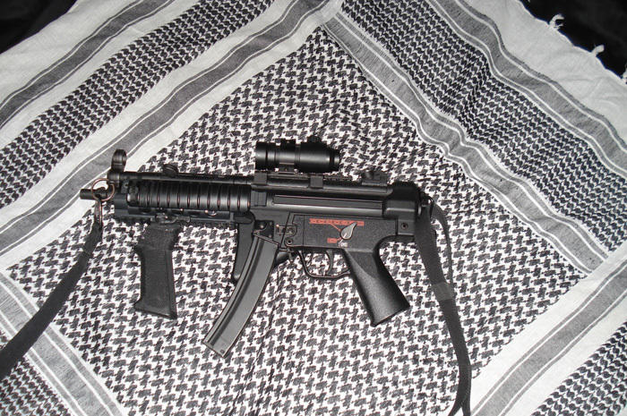 HK Mp5 Ras folded by Miskatonic-BigCat on DeviantArt