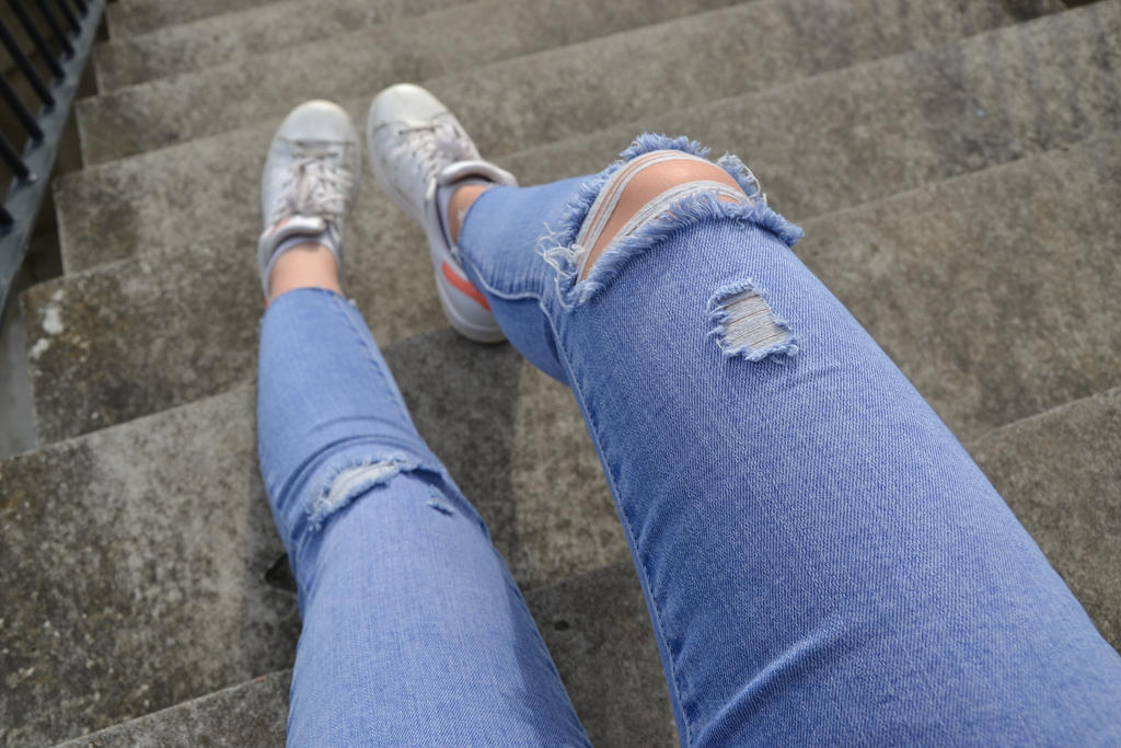 Ripped Jeans :) by ForeverDreamingx on DeviantArt