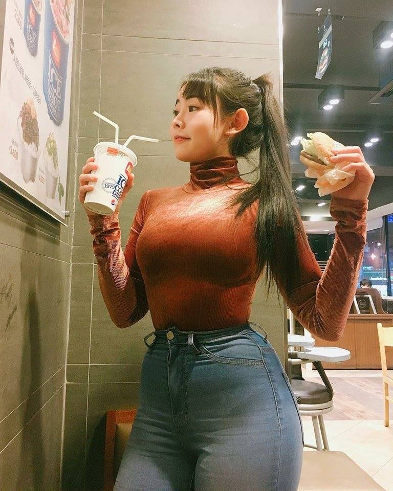 Asian girls thicc Más thicc