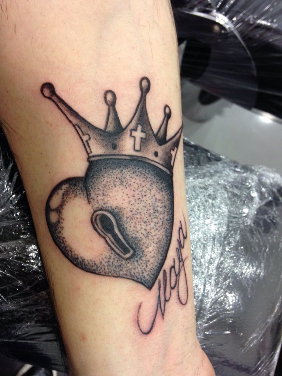 Heart crown tattoo by AntoniettaArnoneArts on DeviantArt Heart crown tattoo by AntoniettaArnoneArts on DeviantArt