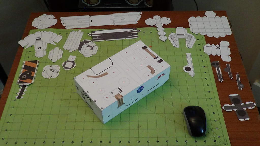 Paper Rover Curiosity Rover Papercraft (1) by devastator006 on DeviantArt