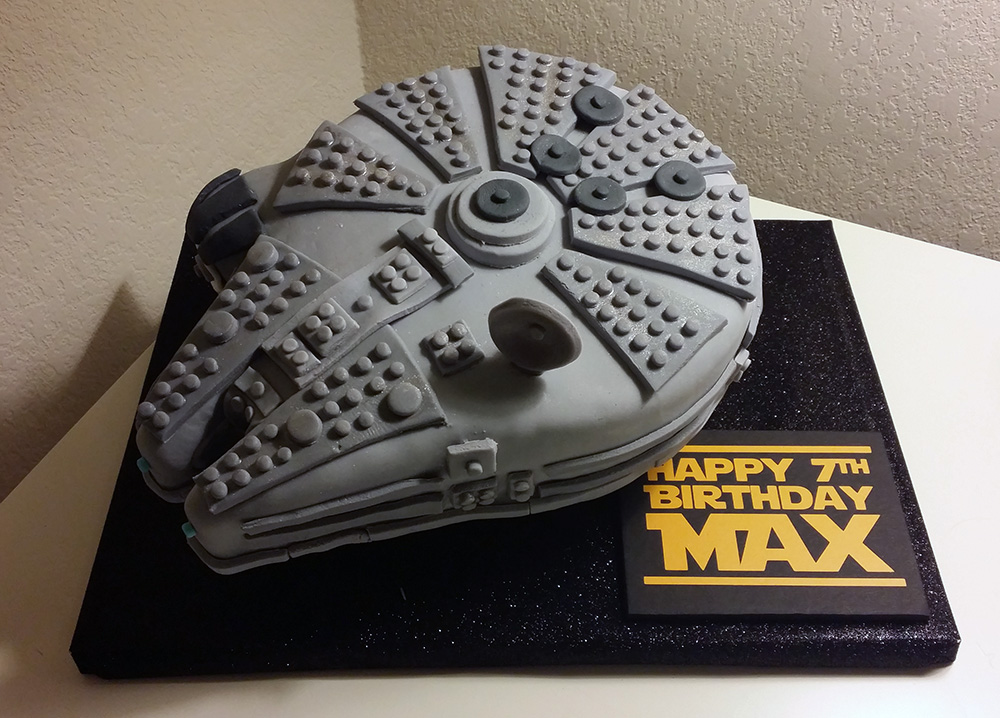 LEGO Star Wars Millennuim Falcon Birthday Cake