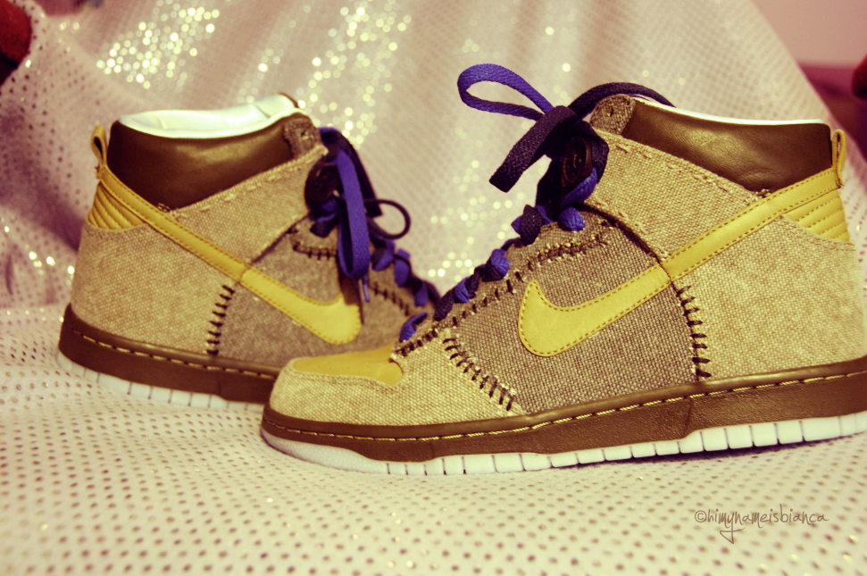 coraline dunks 4