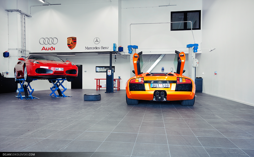 Cars in workshop 2