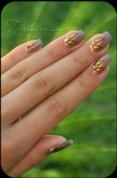 nail art brown flowers