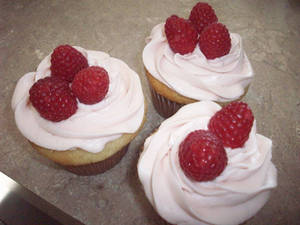 Vanilla berry cupcakes