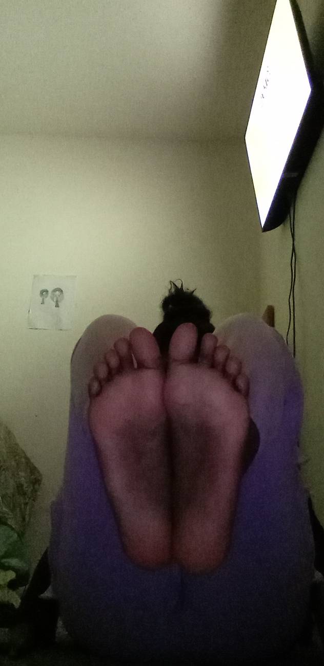 Foot Poses Deviantart Feet pose by DarlingDaphney21 on DeviantArt
