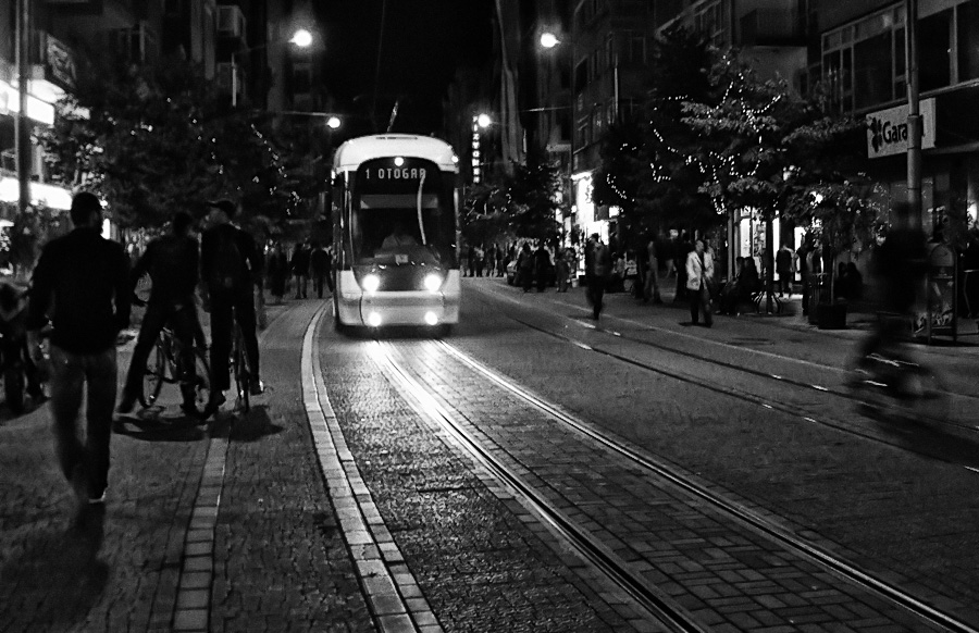 tram-night-eskisehir