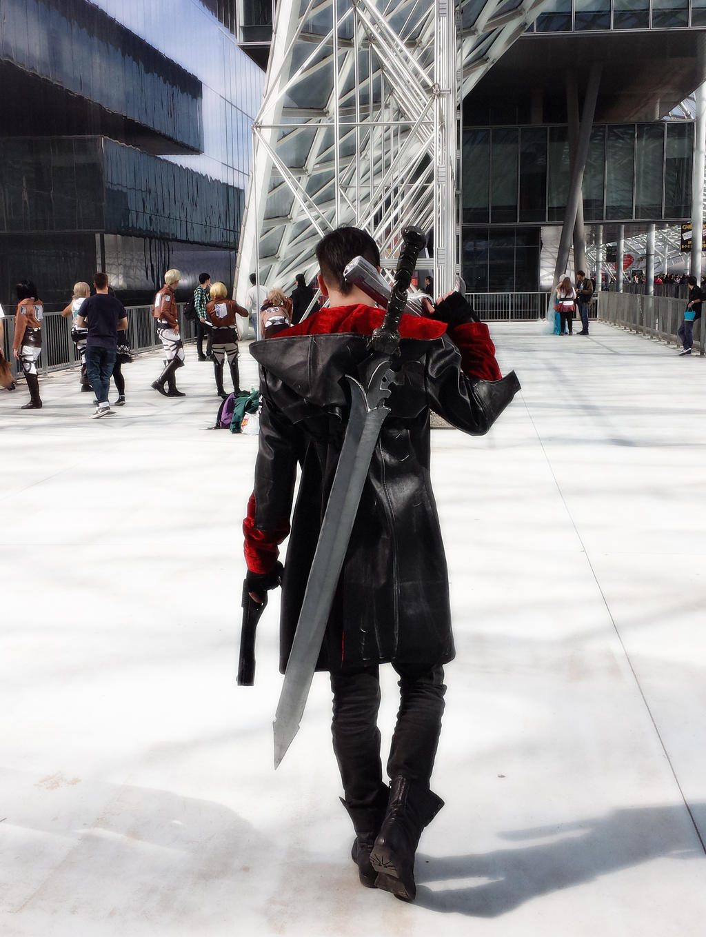 Cartoomics 2014 - DmC Devil May Cry Cosplay by MatthVeyns on DeviantArt