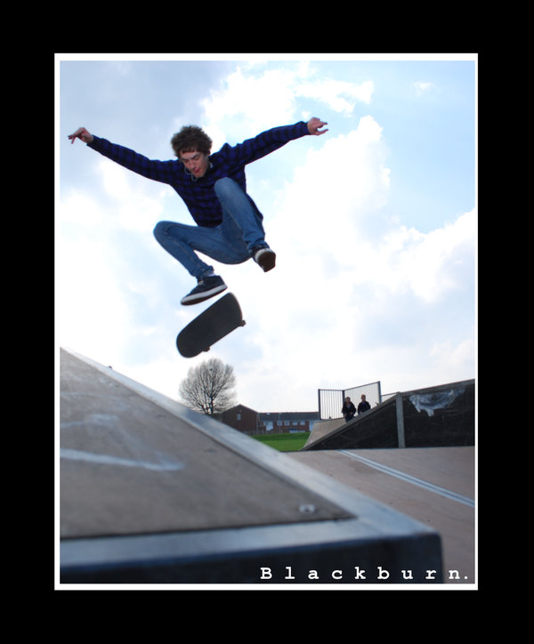 Kickflip... by SnapShotSkater