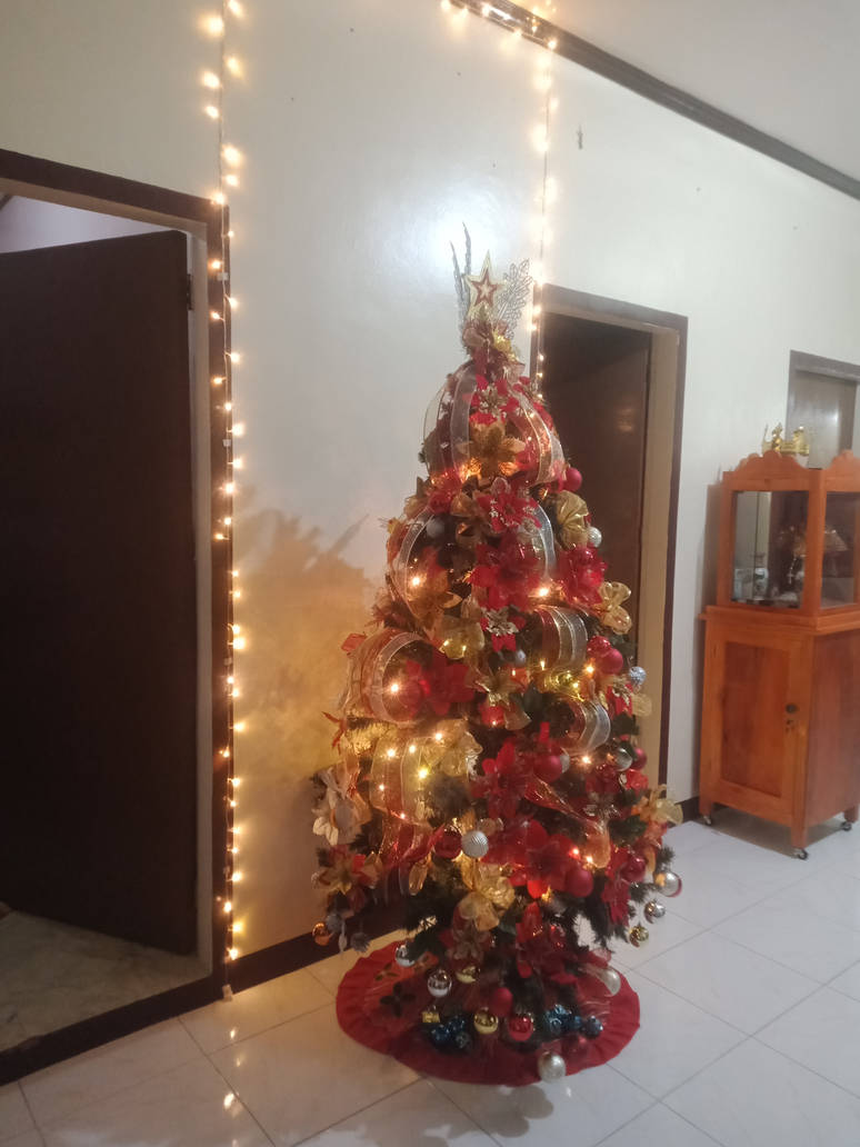 My Family Christmas Tree by ecniv19 on DeviantArt My Family Christmas Tree