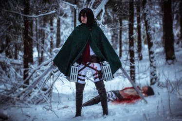 Winter cosplay: Mikasa and Eren