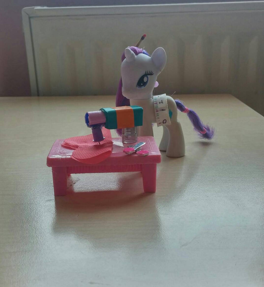 Rarity's Sewing Machine 