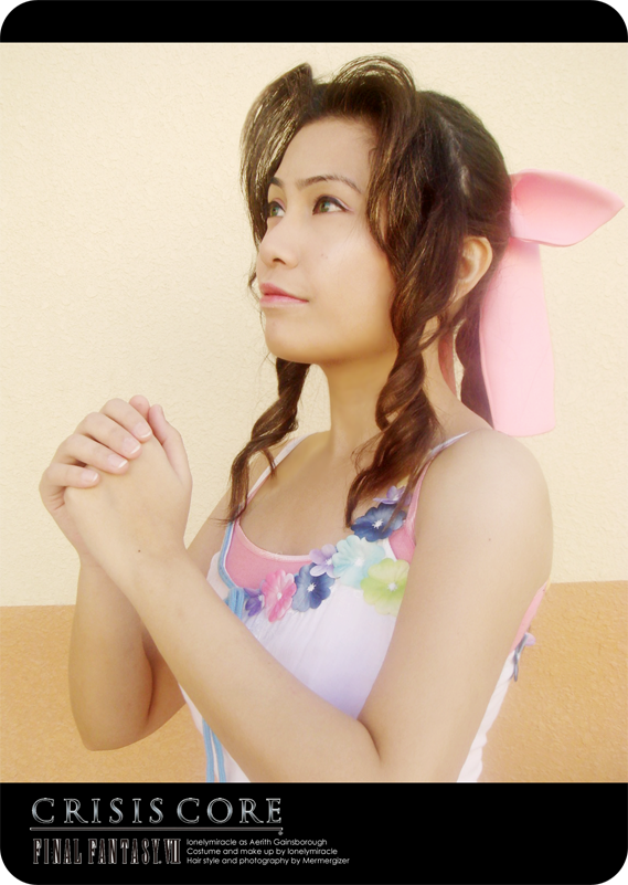 Crisis Core Aerith cosplay