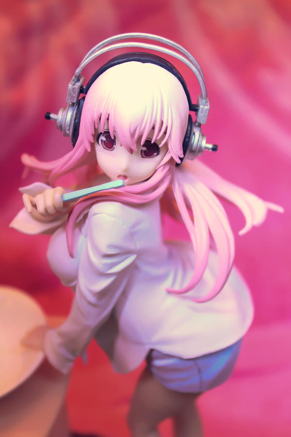 Sonico in the bathroom