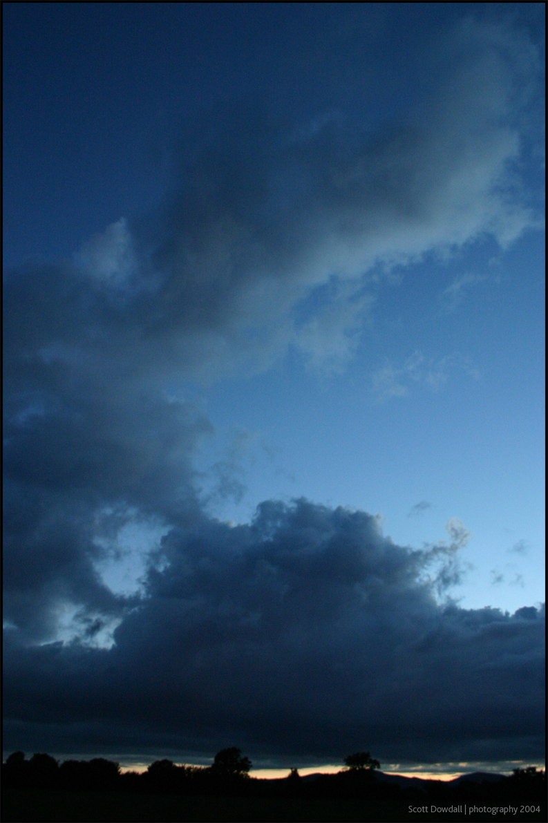 CLoud over the swan