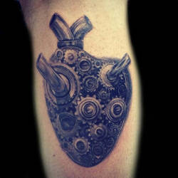 Jade Lomax tattoo alien art tattooing heart