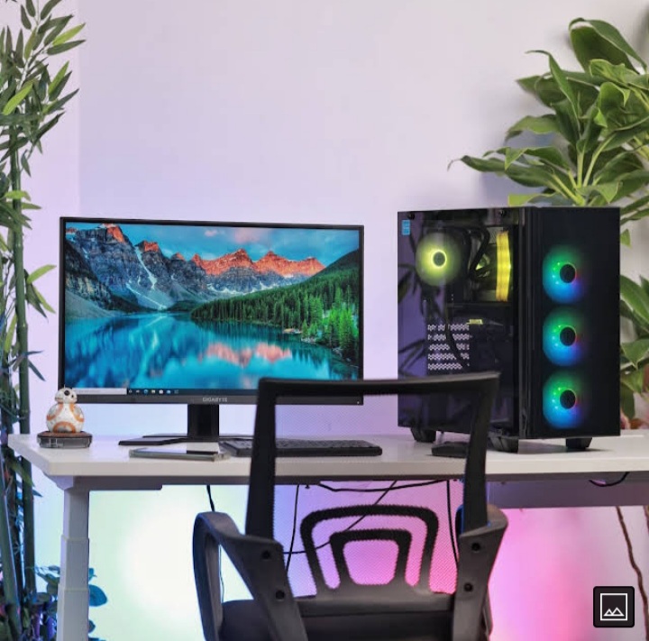 Pc set up by Malithpinsara on DeviantArt