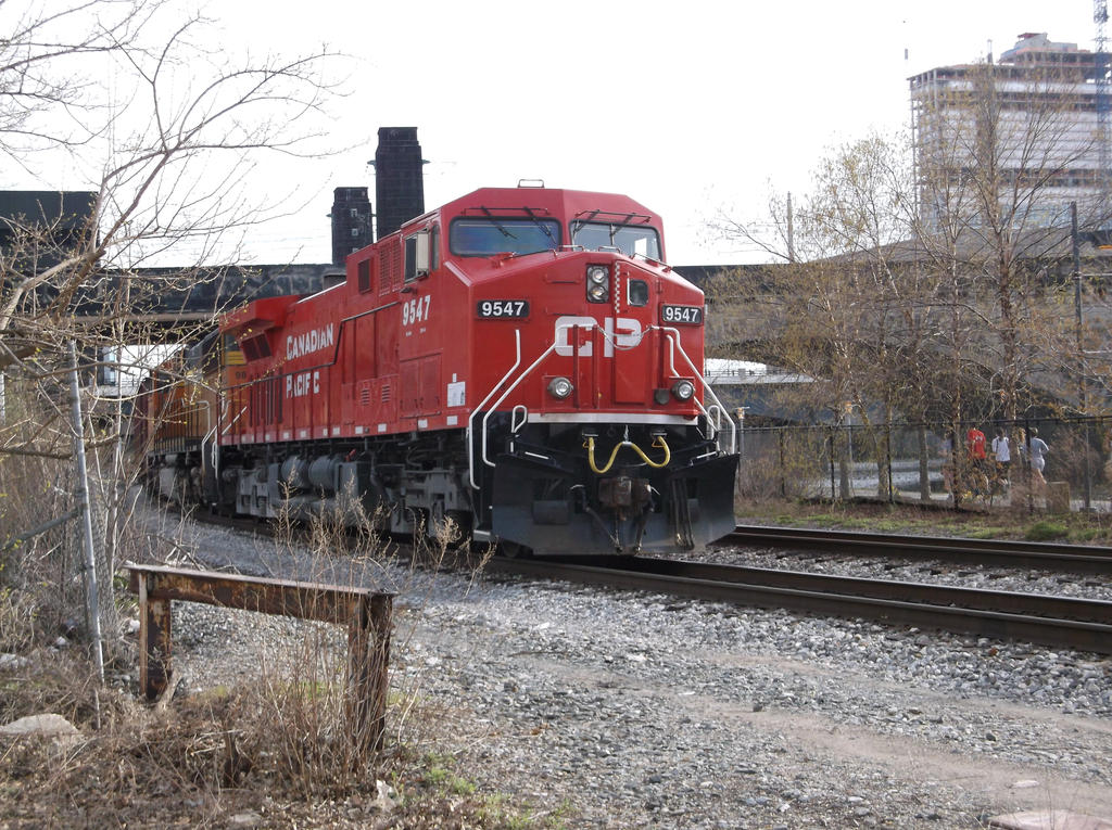 CPRail AC44CW 9547 in the lead.