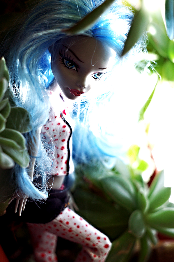 Ghoulia Yelps