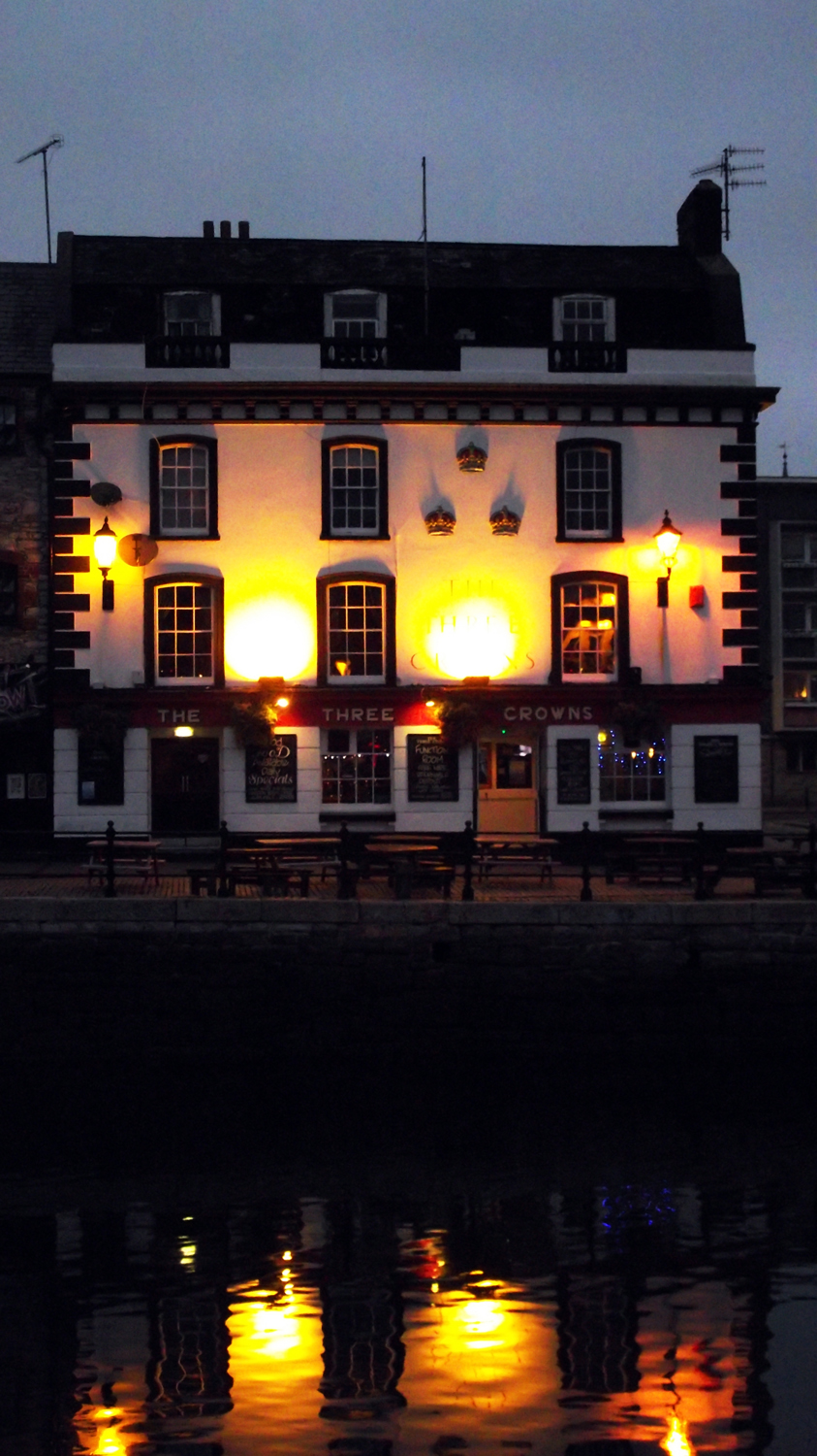 The Three Crowns Pub