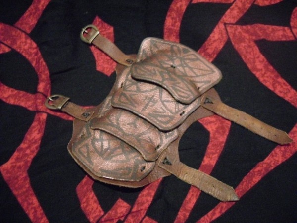 LARP-stuff: Assassin's bracer