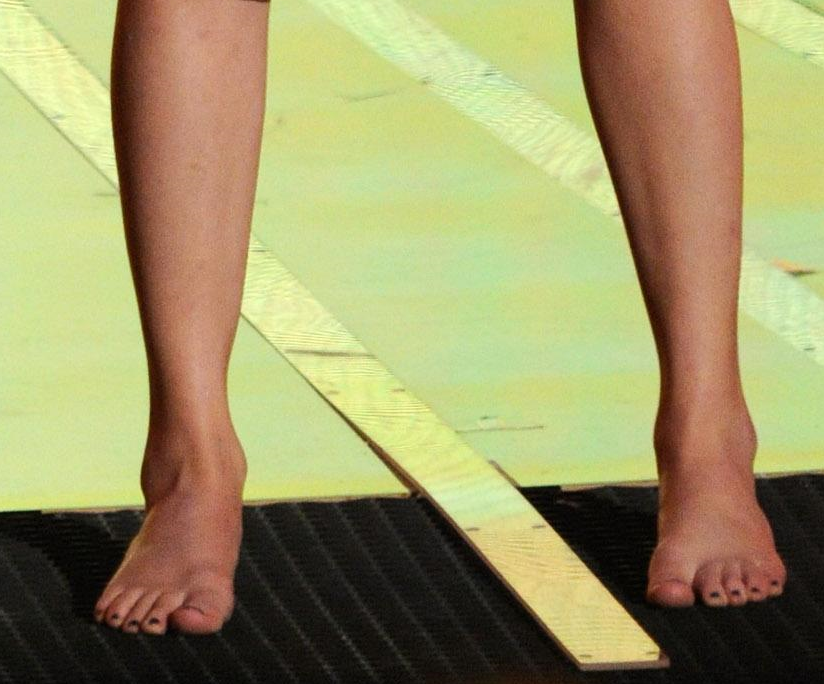 Swift wikifeet taylor Miley Cyrus's