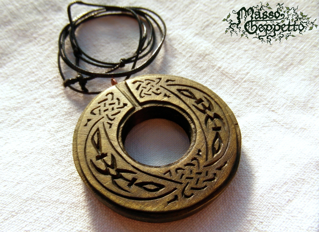 GREEN CELTIC MEDALLION