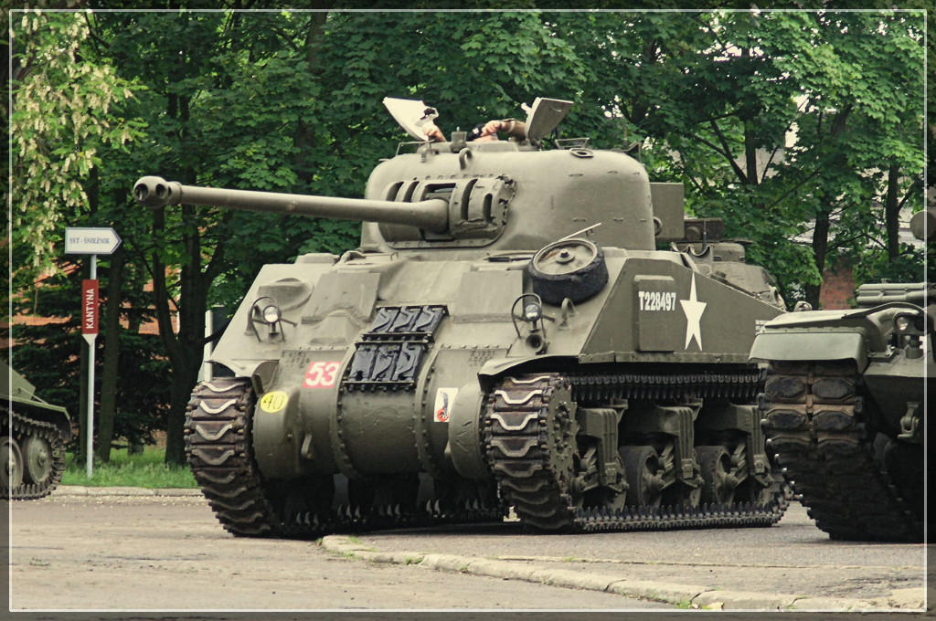 Танки американские второй. Шерман Файрфлай. Танк Шерман Файрфлай. Американский танк 2 мировой войны Шерман. Танк Шерман США.
