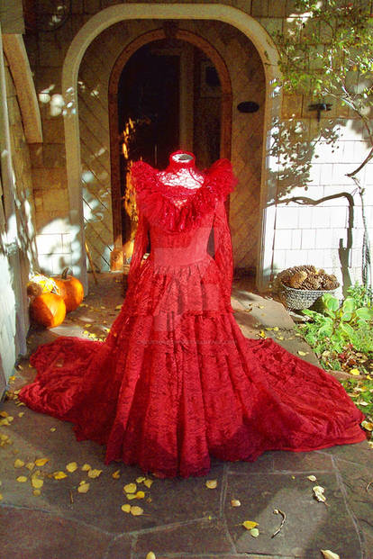 fitted lace wedding dress Beetlejuice Lydia Deetz in Red Wedding Dress Phunny Plush fitted lace wedding dress Beetlejuice Lydia Deetz in Red Wedding Dress Phunny Plush
