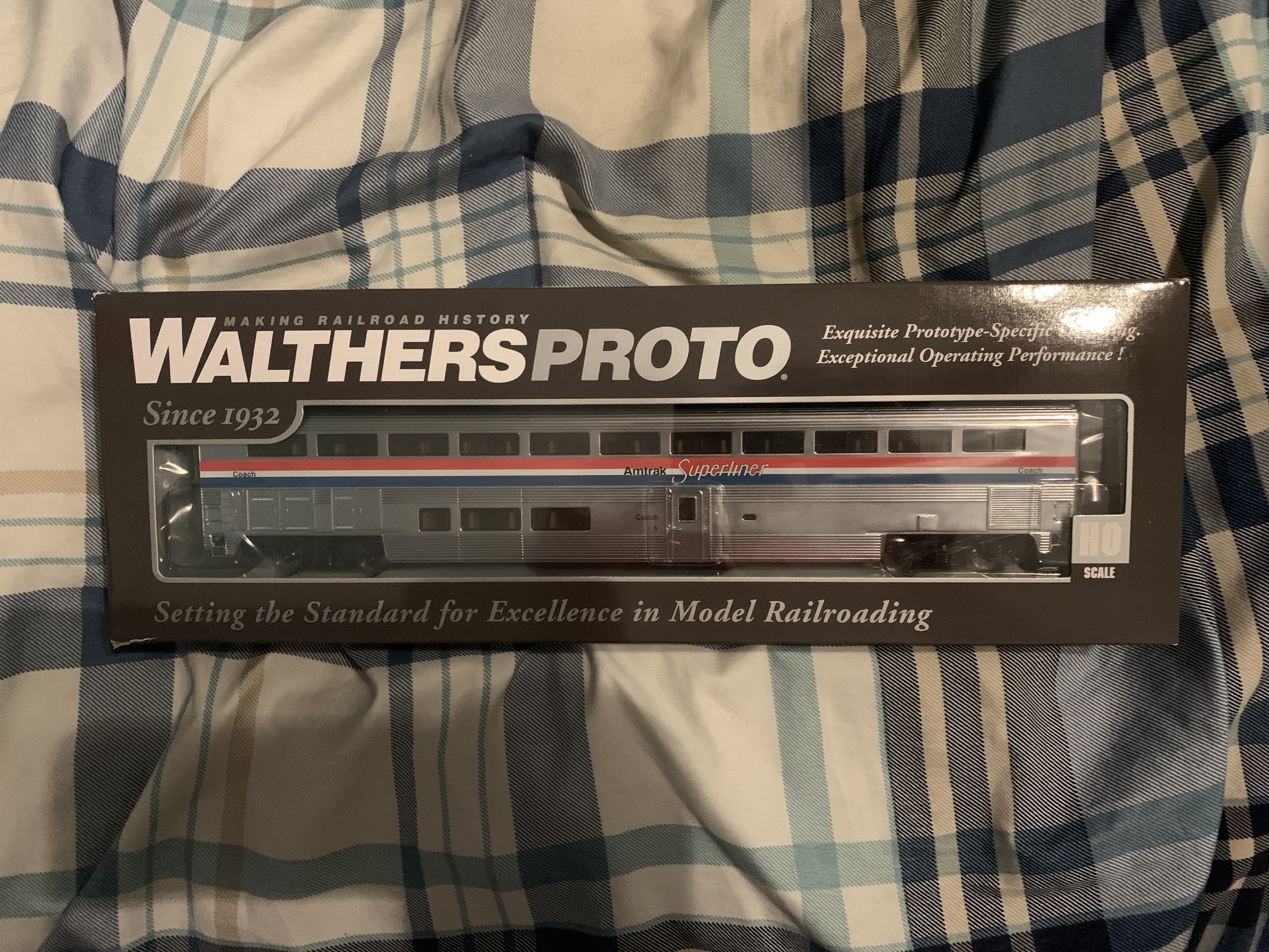 Walthers HO Scale Amtrak Superliner Passenger Car