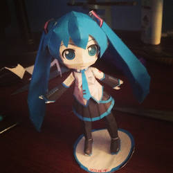 Hatsune Miku papercraft