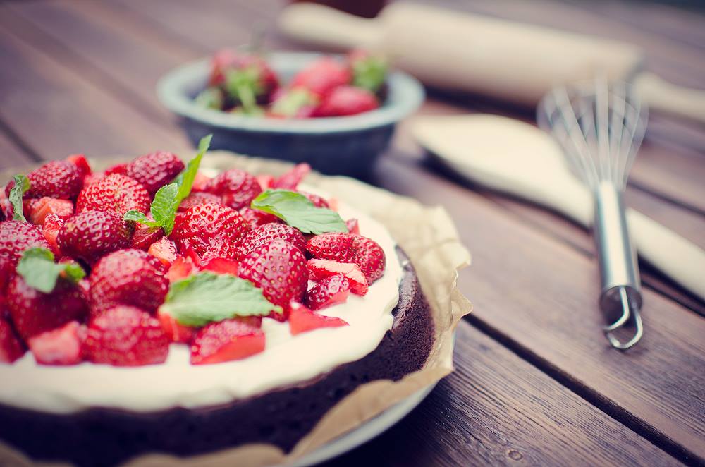 Strawberry Brownie Cake by Tiefenschaerfe