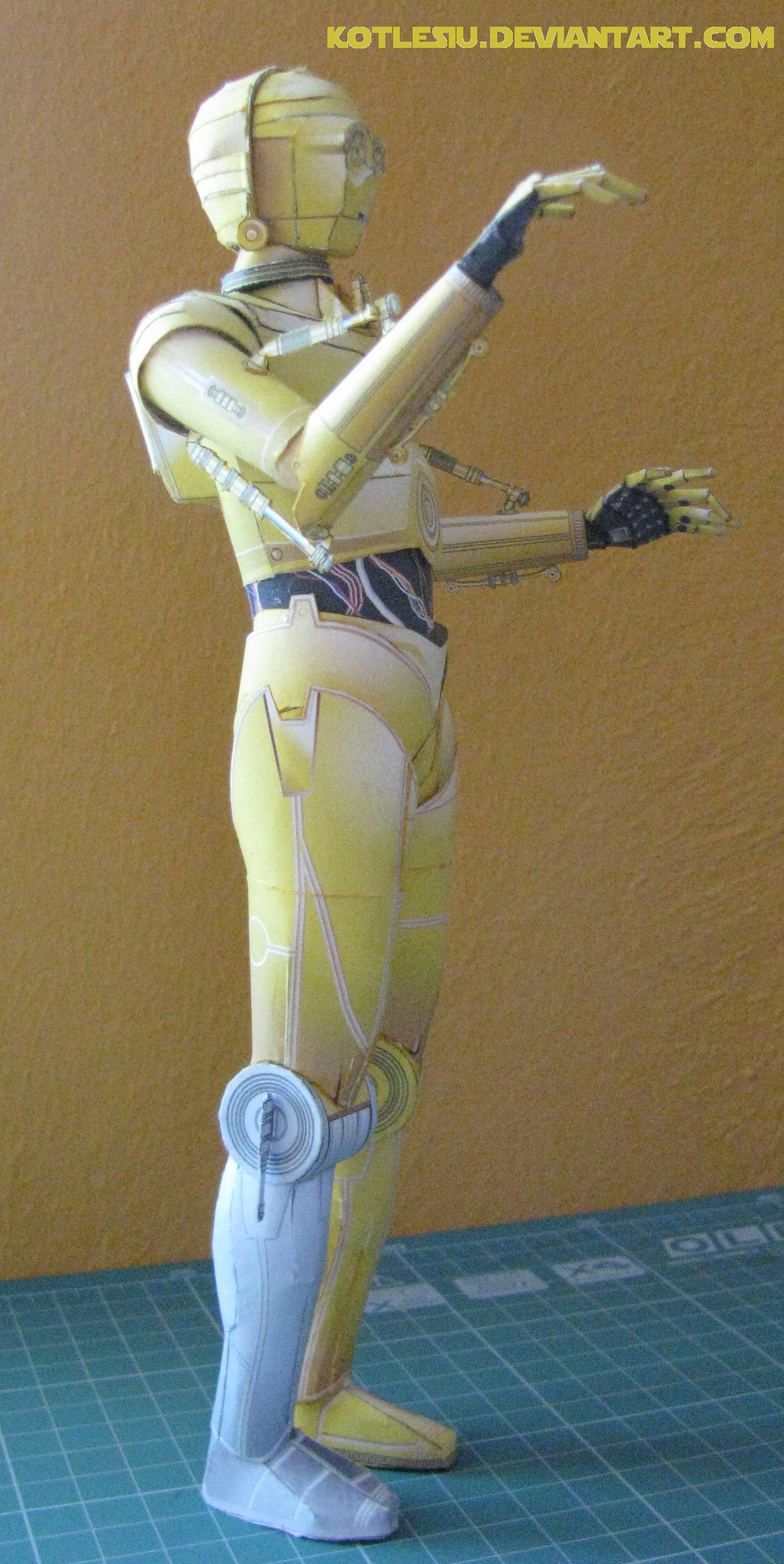 Star Wars - C-3PO Papercraft