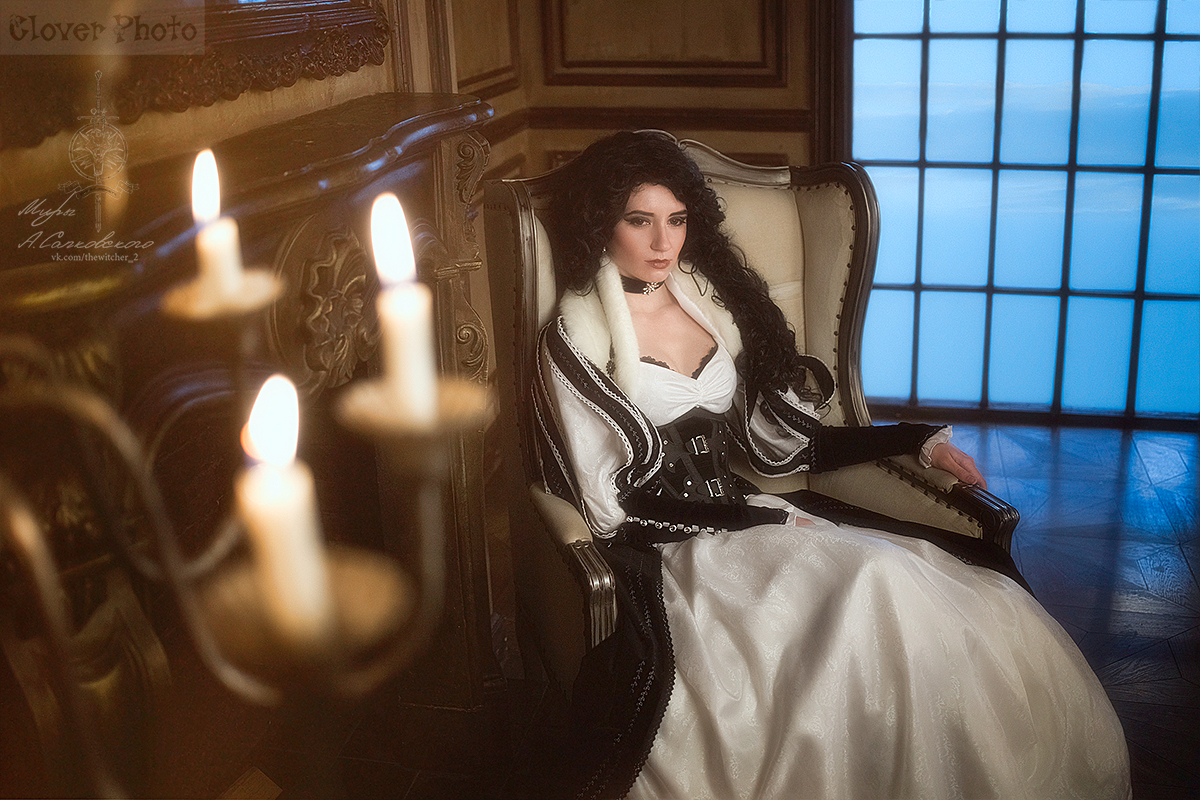 The Witcher books - Yennefer of Vengerberg_3