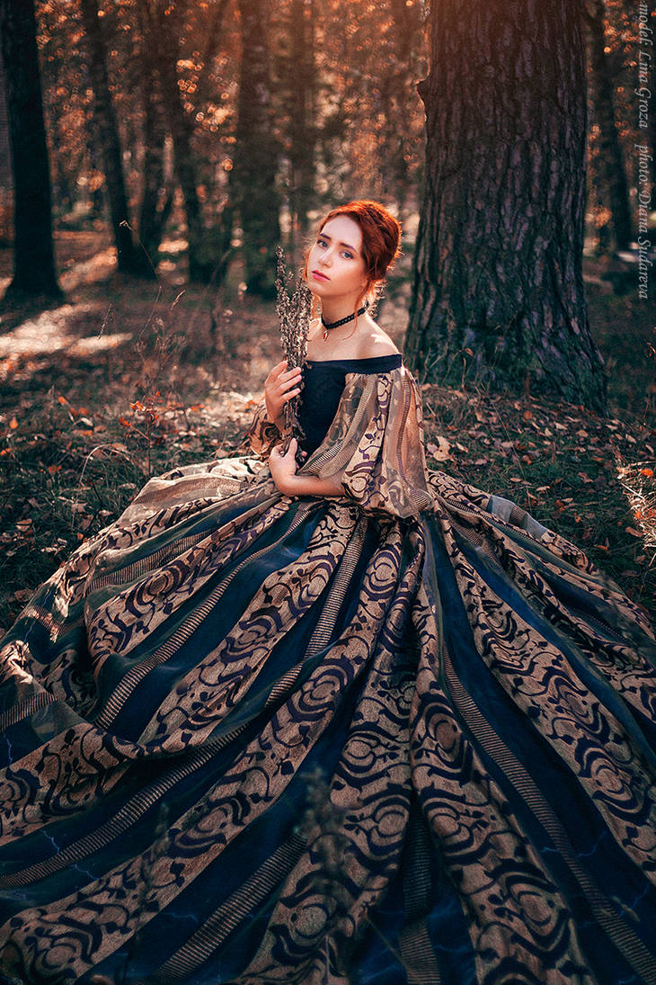Autumn and gold by GreatQueenLina