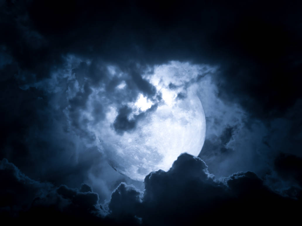 Cs moon. Ночные облака. Ночное небо. Луна в облаках. Луна и тучи.