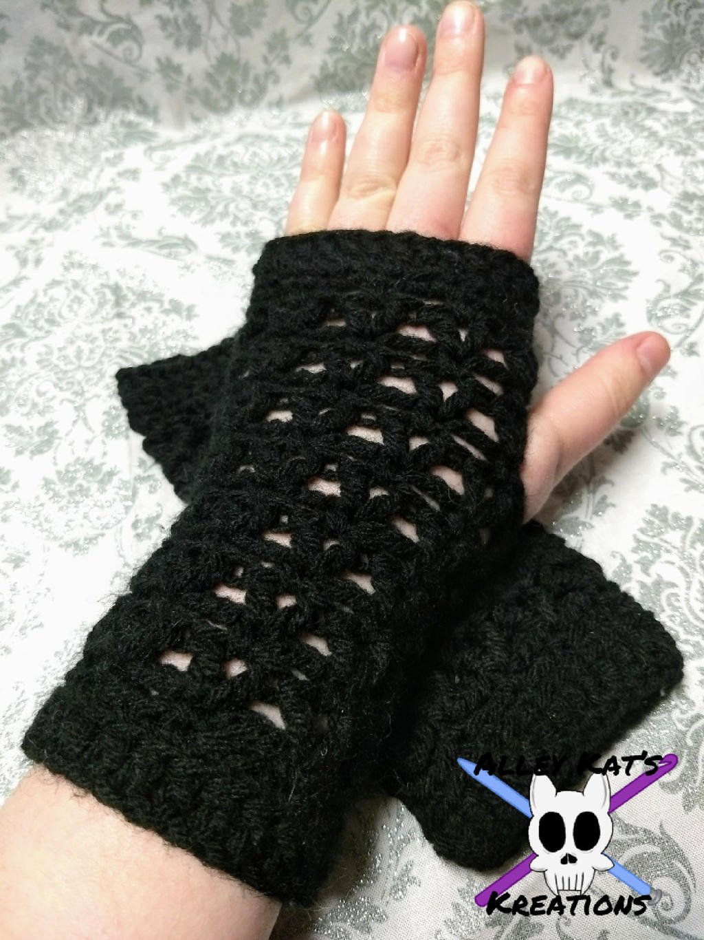 Black Lace Fingerless Gloves Knitting Pattern