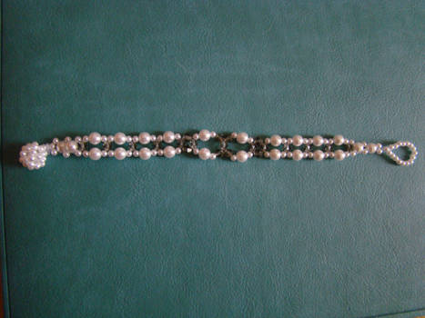 Pearl and crystal bracelet