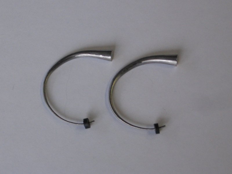 Arch earrings