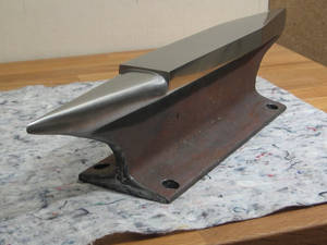 Railway-track anvil