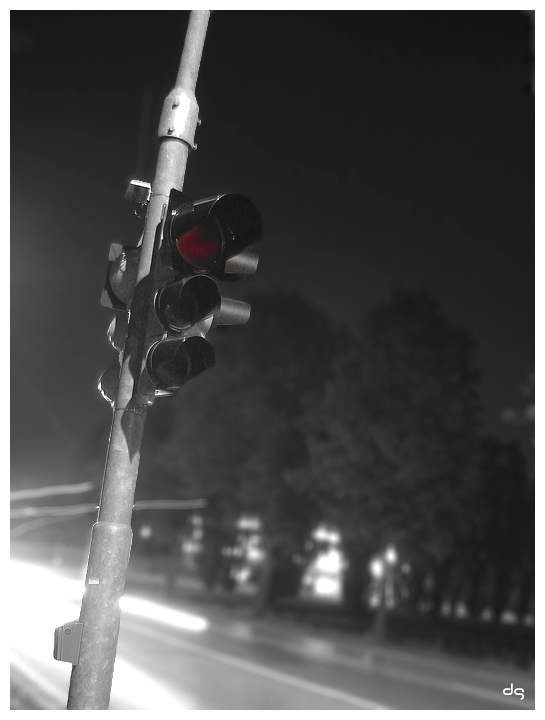 traffic light at night