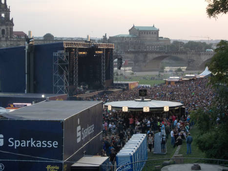 Einstoemen der Menge vom Toten Hosen Konzert