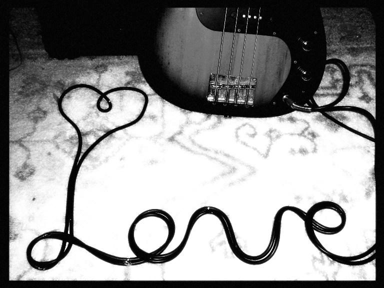 Я тебя искал musica. Рок любовь. Рок и любовь картинки. Гитара сердце. Гитара любовь.