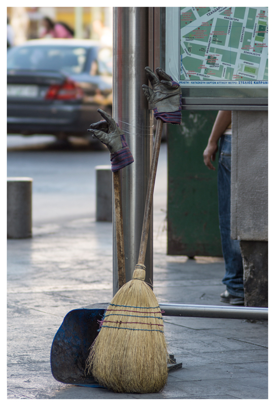 street's auto cleaning device