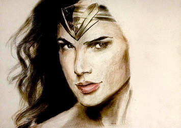  Gal Gadot - Wonderwoman